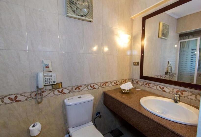 اتاق لوکس چهار تخته, Philae Hotel Aswan