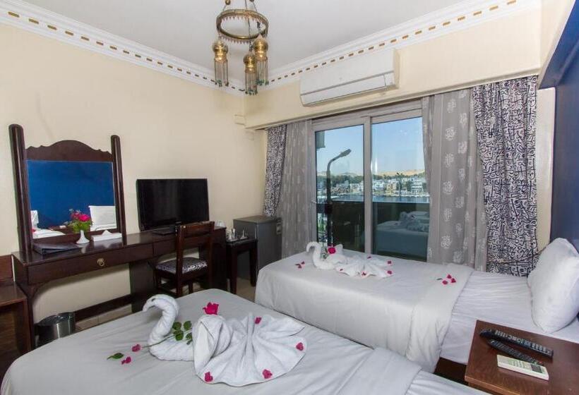 Deluxe room with river view, Philae Hotel Aswan