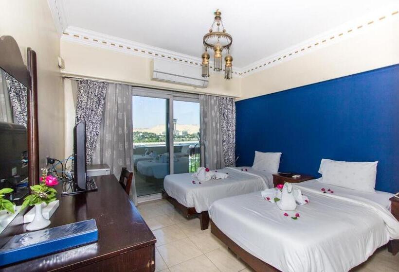 Deluxe room with river view, Philae Hotel Aswan