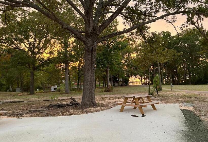 غرفة قياسية مطلّة علي البحيرة, Driftwood Inn And Lodge By The Lake