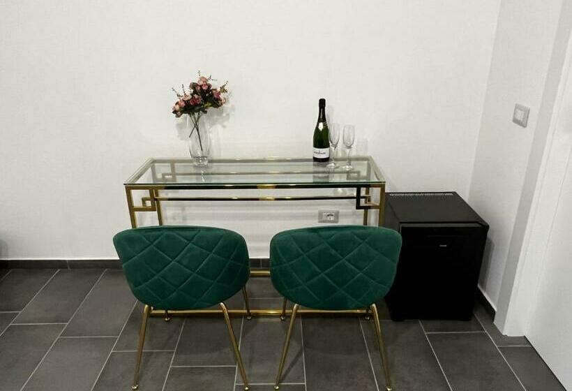 带按摩浴盆的套房, Habitat Luxury Suites