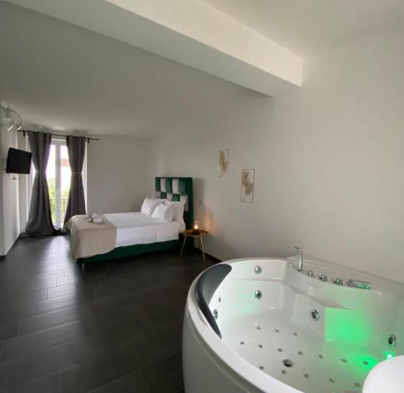 Люкс с гидромассажем, Habitat Luxury Suites