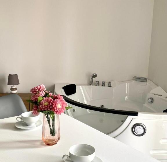 带大床的套房, Habitat Luxury Suites