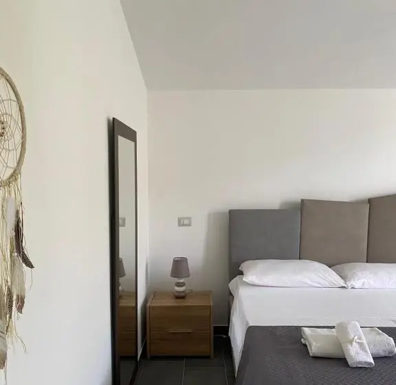 キングサイズベッドのスイートルーム, Habitat Luxury Suites