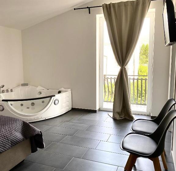 带大床的套房, Habitat Luxury Suites