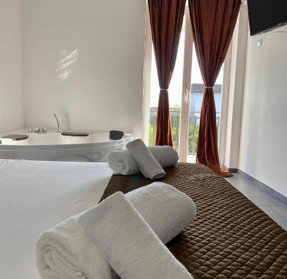 豪华套房, Habitat Luxury Suites