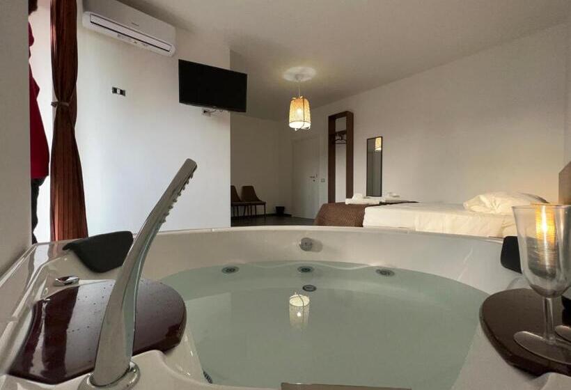 豪华套房, Habitat Luxury Suites