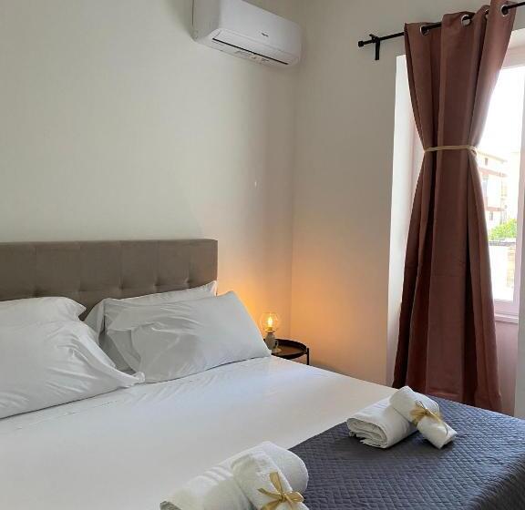 标准间, Habitat Luxury Suites