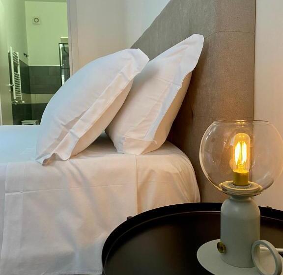 标准间, Habitat Luxury Suites