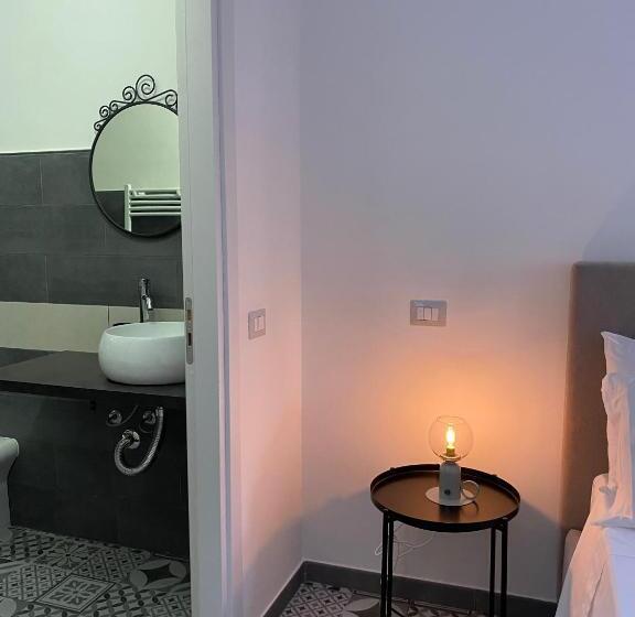 标准间, Habitat Luxury Suites