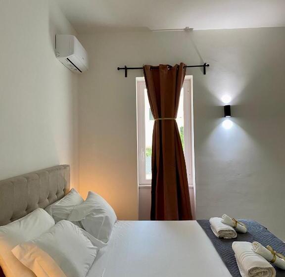 标准间, Habitat Luxury Suites