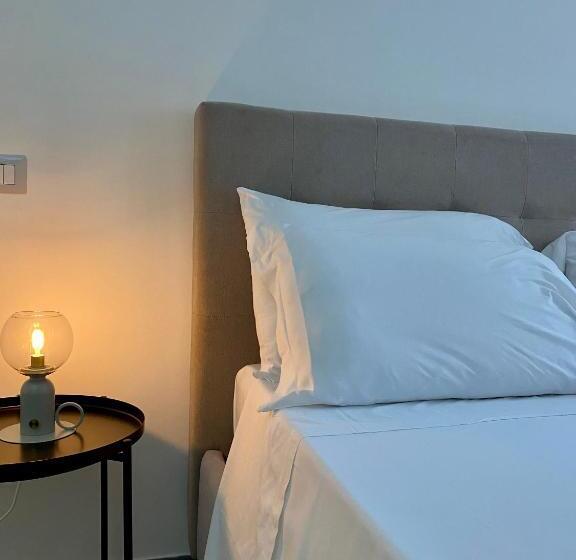 标准间, Habitat Luxury Suites