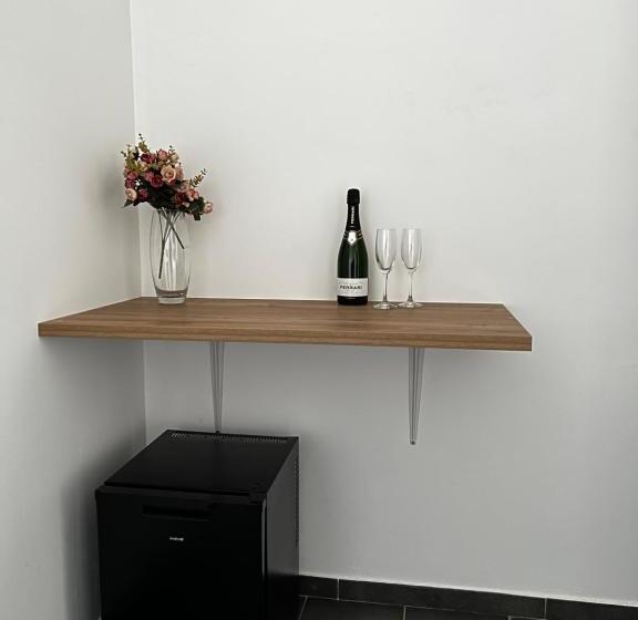 带大床的套房, Habitat Luxury Suites