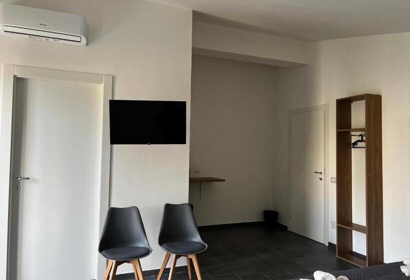 带大床的套房, Habitat Luxury Suites