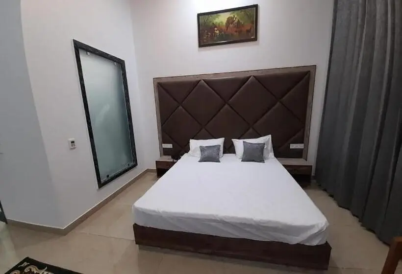 デラックスルーム, Jeet Desert Resort