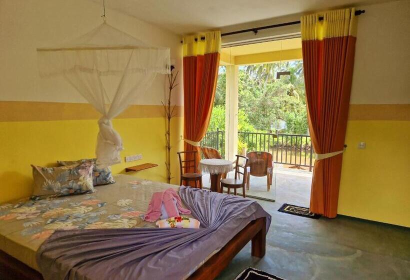 Номер Стандарт с Балконом, Nature Paradise Guesthouse