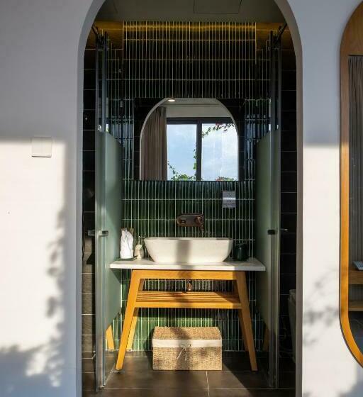 اتاق لوکس با چشمانداز شهر, The Leaf Boutique Oceanfront