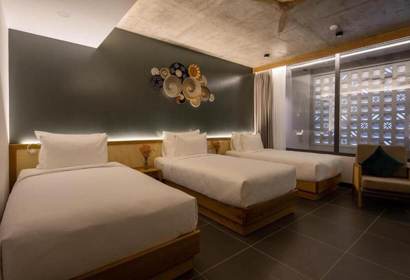 اتاق لوکس سه تخته, The Leaf Boutique Oceanfront