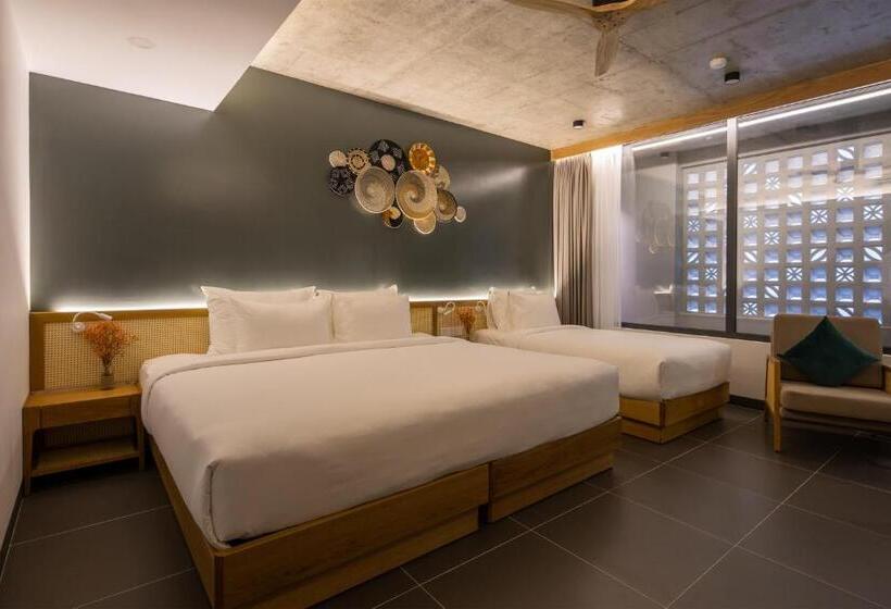 اتاق لوکس سه تخته, The Leaf Boutique Oceanfront