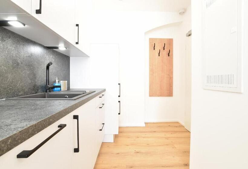 スーペリアスタジオ, Myquartier Central City Suites