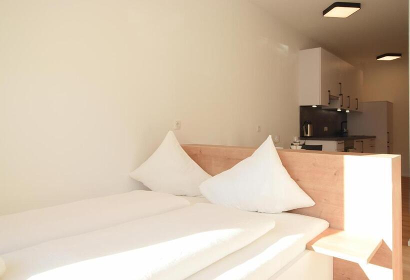 スーペリアスタジオ, Myquartier Central City Suites