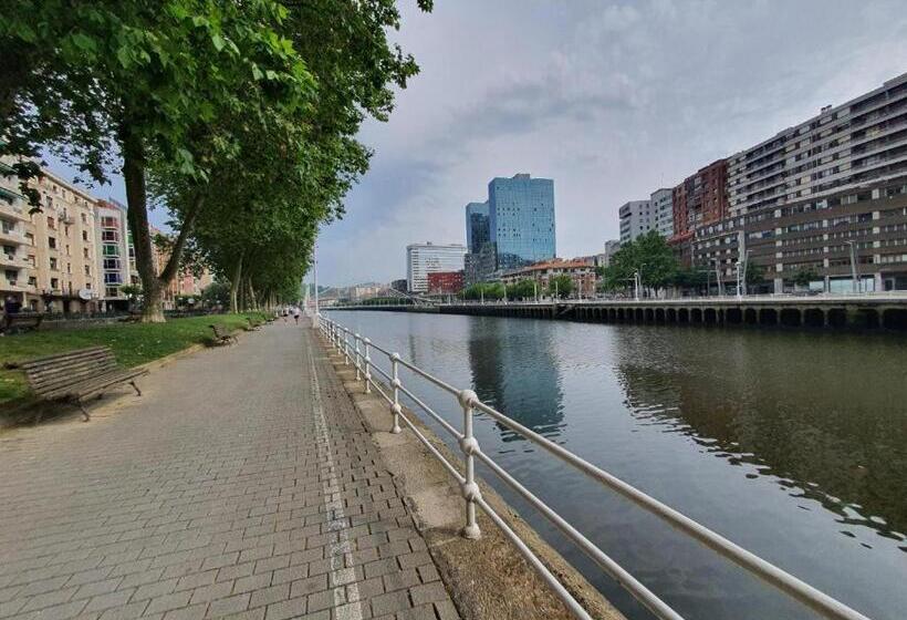 חדר סטנדרט מותאם לאדם עם מוגבלויות, Guggenheim Riverview Hbi01297