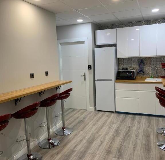 חדר סטנדרט מותאם לאדם עם מוגבלויות, Guggenheim Riverview Hbi01297