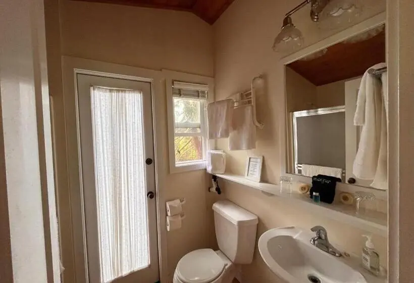 デラックススタジオ, Lopez Farm Cottages & Tent Camping