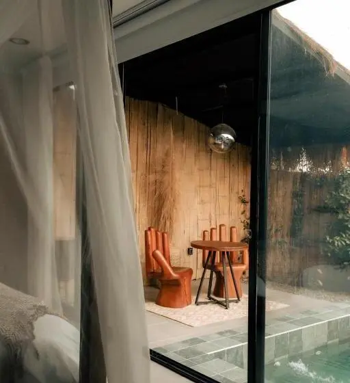 キャビン, Santuario Luxury Eco
