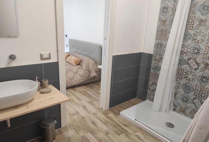 اتاق لوکس با تخت بزرگ, B&b Magnolia Bari