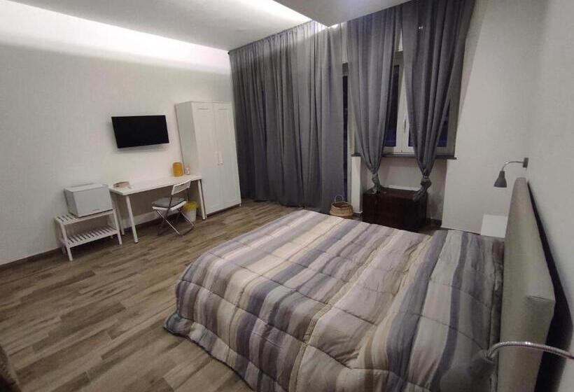 اتاق لوکس با تخت بزرگ, B&b Magnolia Bari