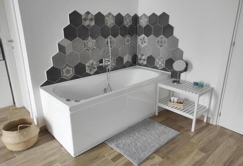 اتاق لوکس سه تخته, B&b Magnolia Bari