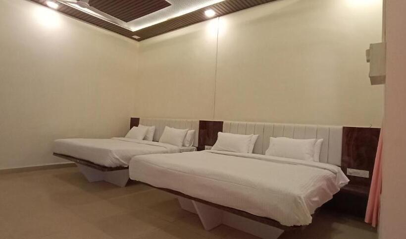 패밀리 룸, Laxmi