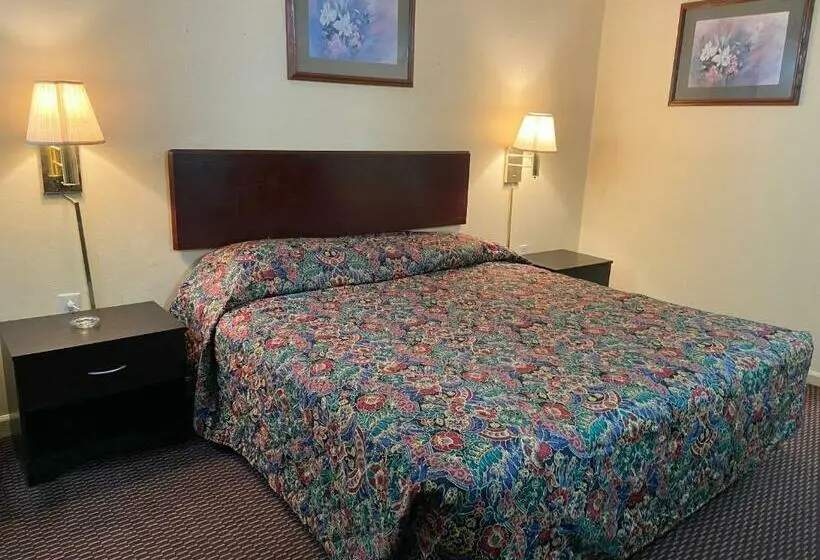 キングサイズベッドのスタンダードルーム, Corbin Inn