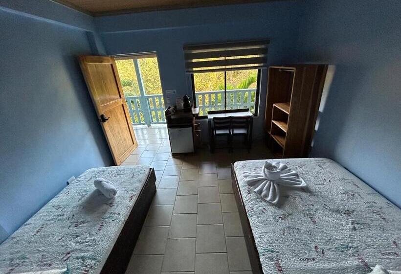 スタンダードトリプルルーム, Ticozuma