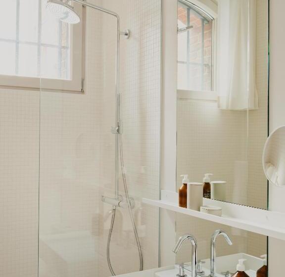 اتاق عادی, Wilmina