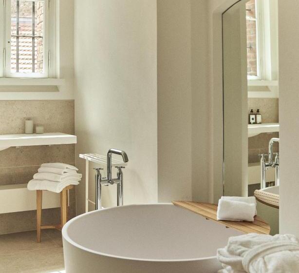 سوییت با چشم‌انداز باغ, Wilmina