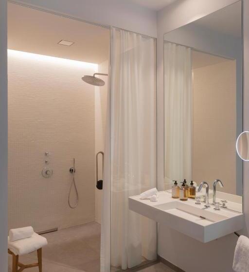 اتاق سوپریور با تخت بزرگ, Wilmina