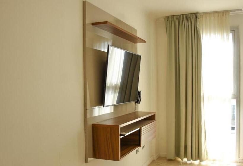 غرفة قياسية ثلاثية, La Gioconda Apart