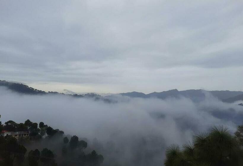 스탠다드 룸 킹사이즈 침대, Le Halcyon Kasauli