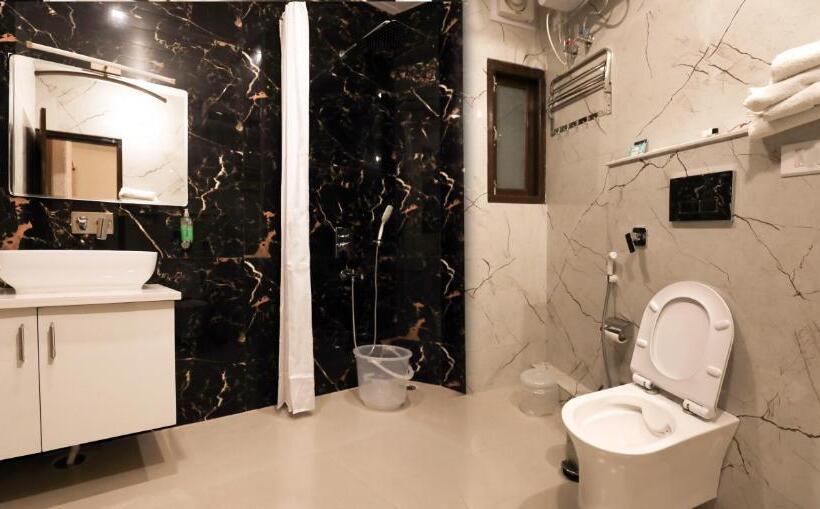 带大床的标准间, Le Halcyon Kasauli