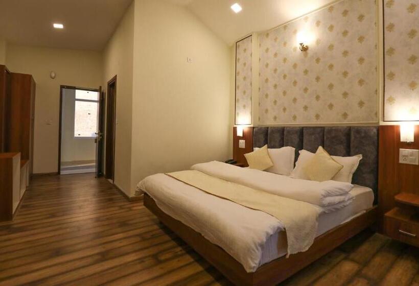 스탠다드 룸 킹사이즈 침대, Le Halcyon Kasauli