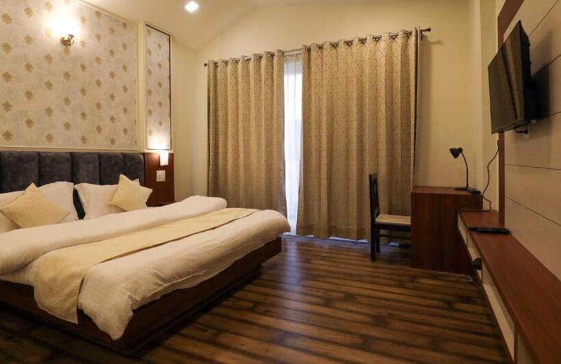 스탠다드 룸 킹사이즈 침대, Le Halcyon Kasauli