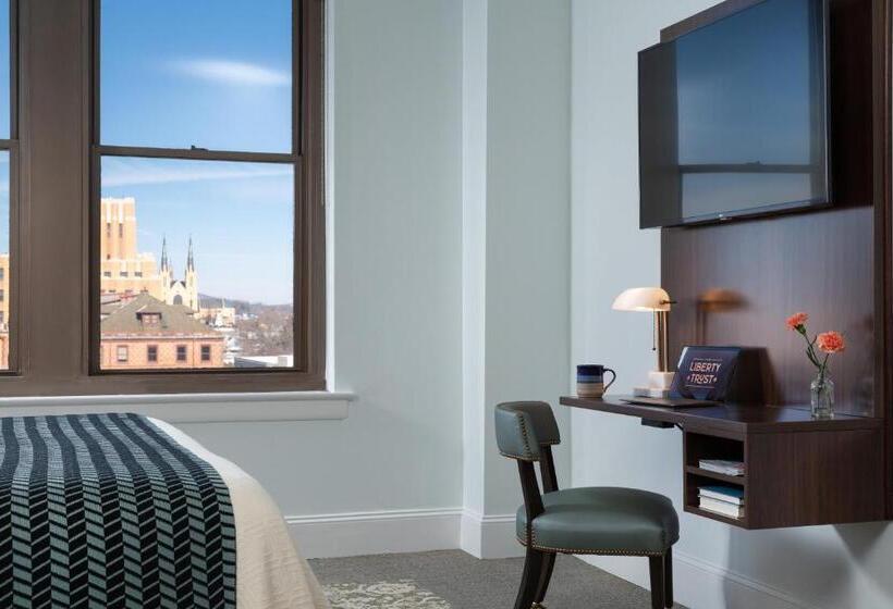 غرفة قياسية سرير كينج, The Liberty Trust