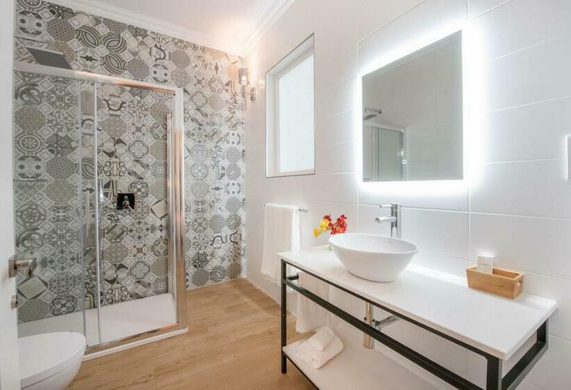 اتاق اکونومی, Georges Boutique Living