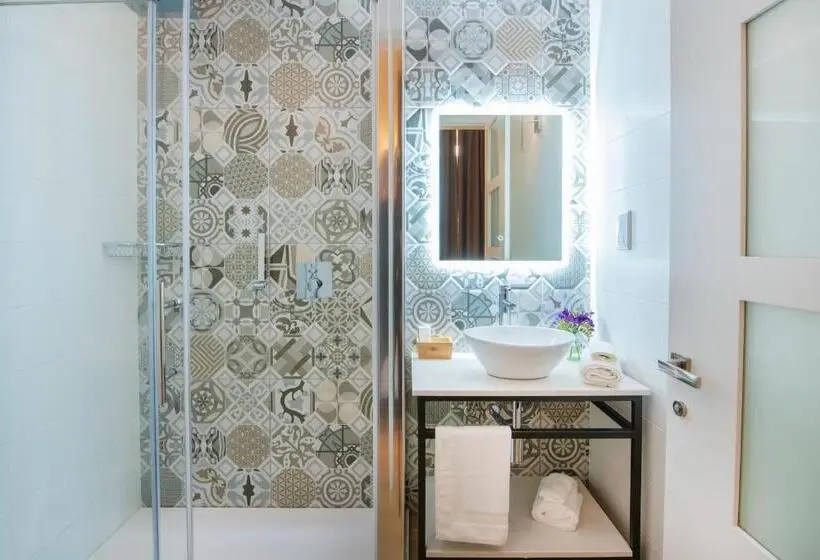 اتاق اکونومی, Georges Boutique Living
