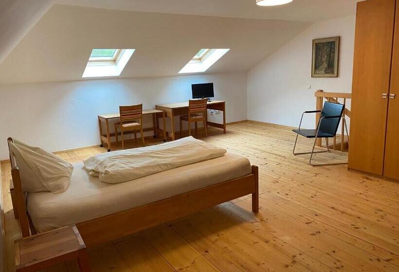 شقة غرفة واحدة, Der Winzerhof