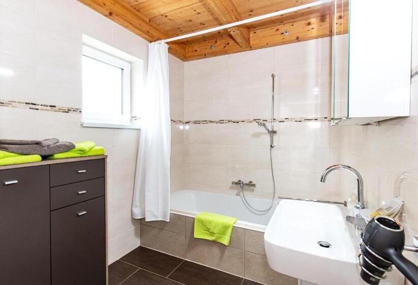 شقة غرفة واحدة, Der Winzerhof