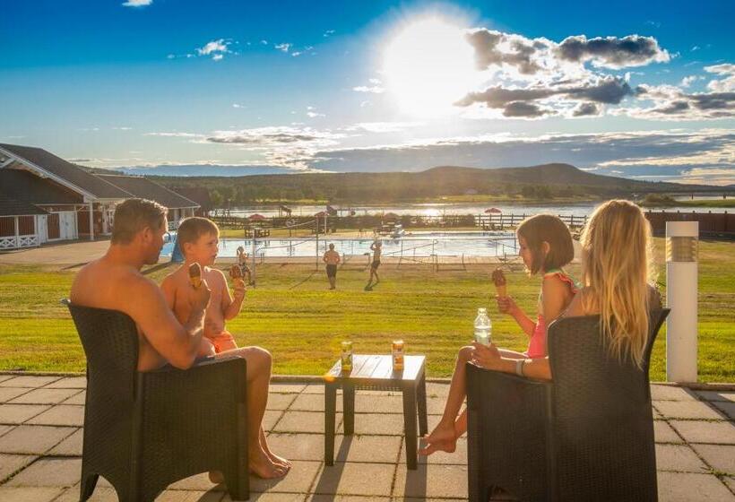 חדר משפחתי, Grand Arctic Resort