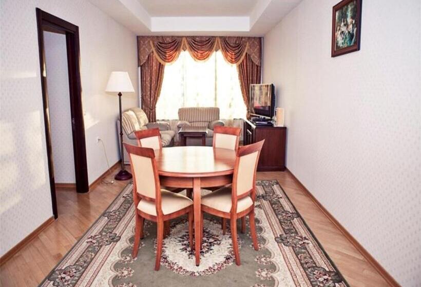 سوییت, Grand Hotel Victory